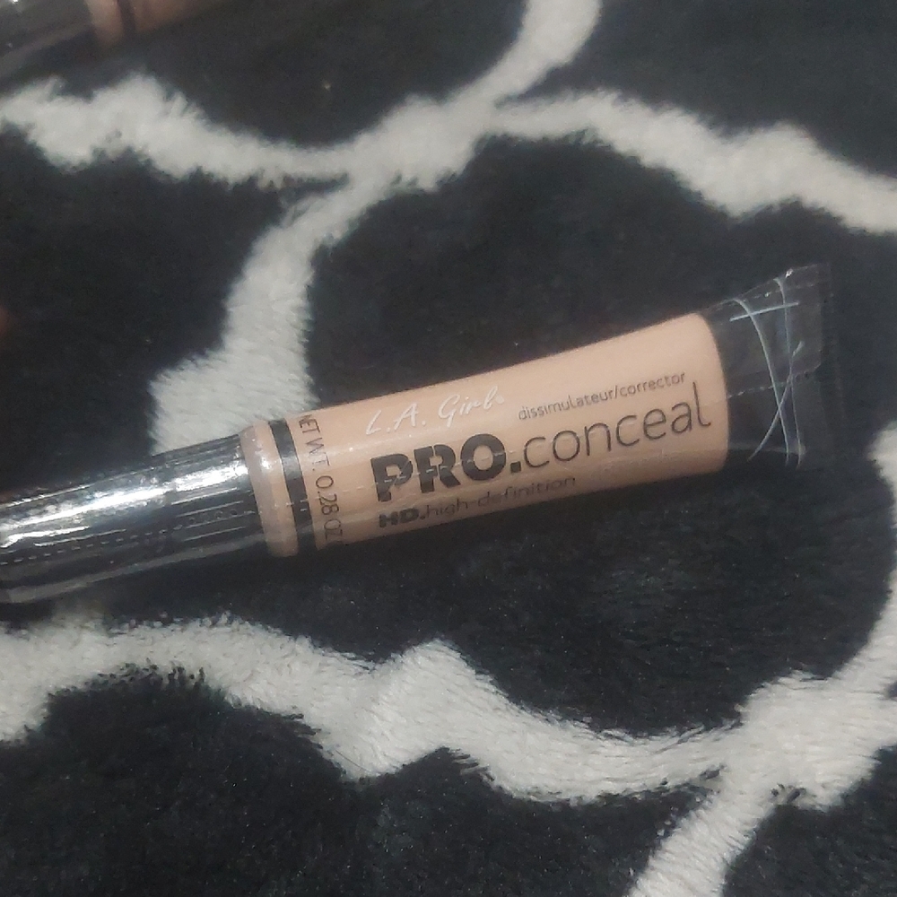 PRO conceal HD Concealer - Vanilla‎